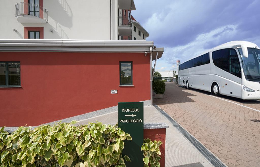 Hotel Brindor Poirino Eksteriør billede