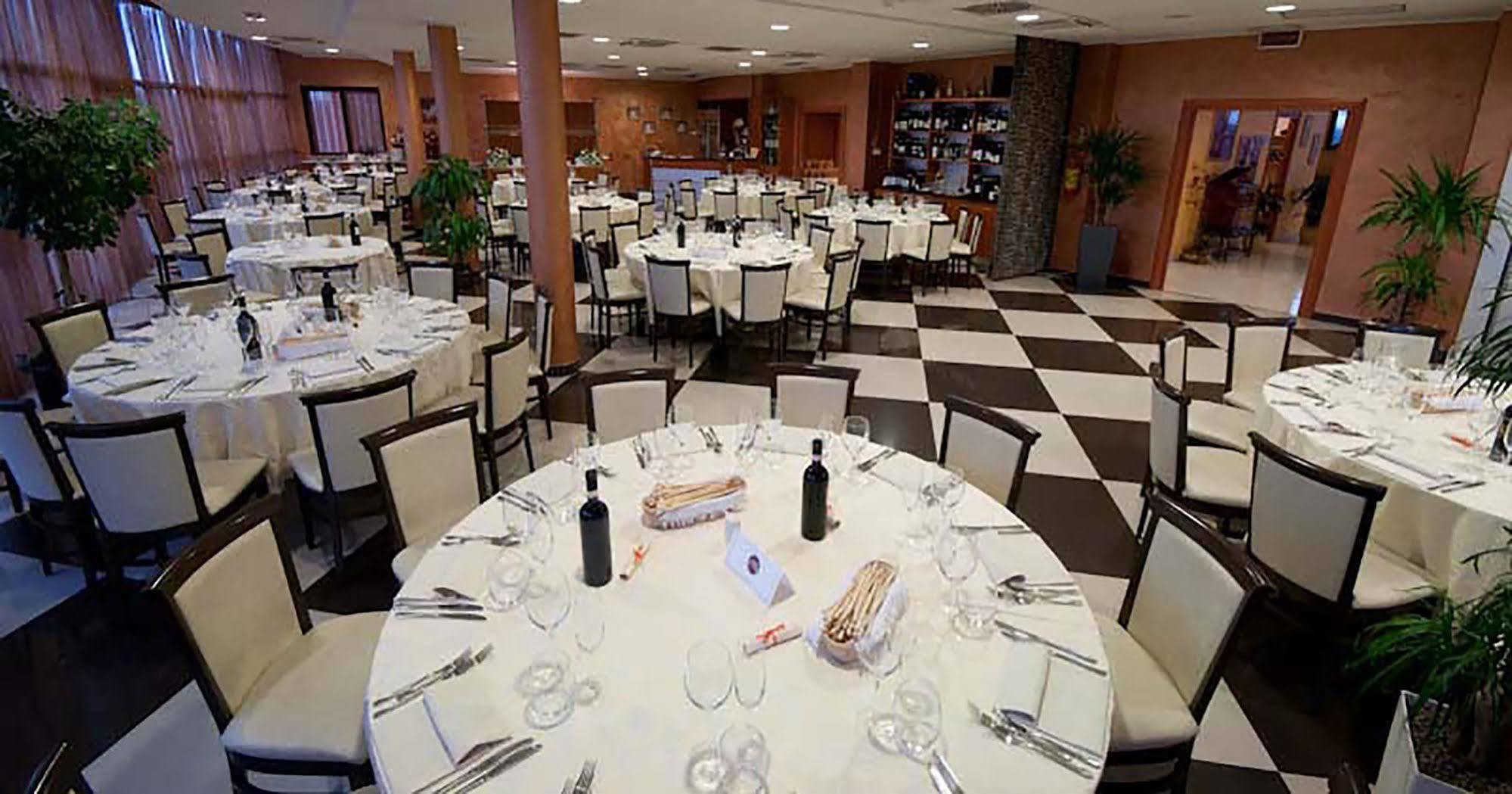 Hotel Brindor Poirino Eksteriør billede