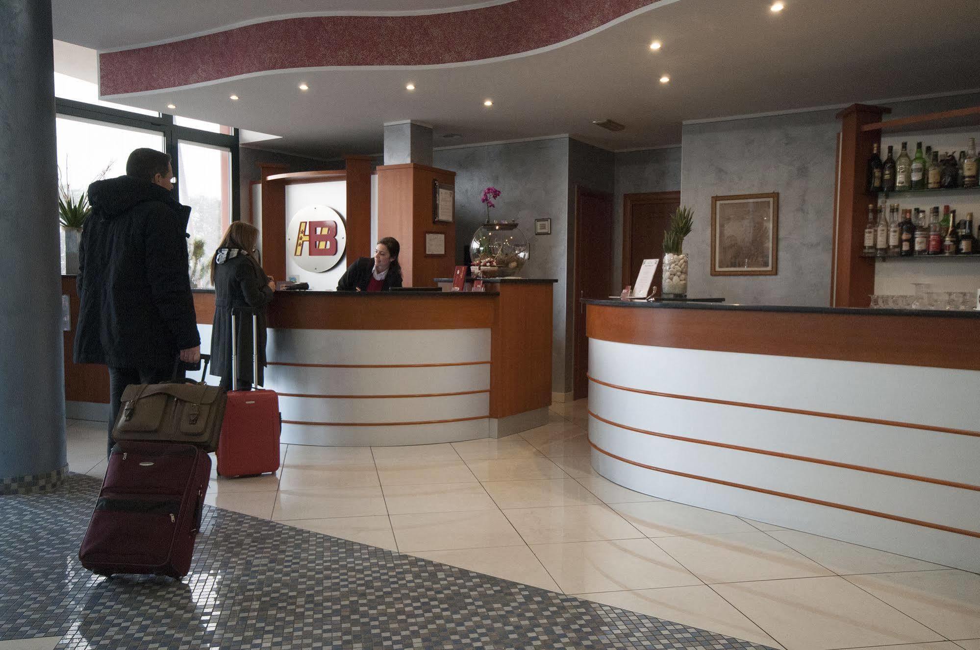 Hotel Brindor Poirino Eksteriør billede